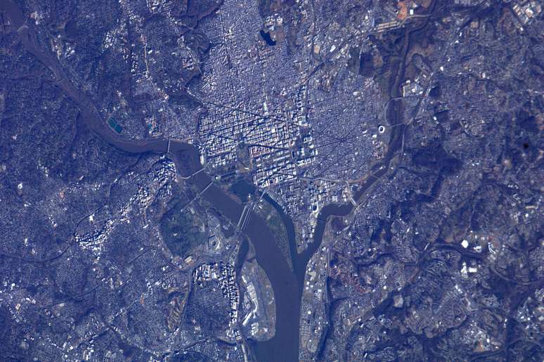 Imagem feita do espaço mostra a capital americana, Washington, antes da cerimônia de posse do presidente Barack Obama