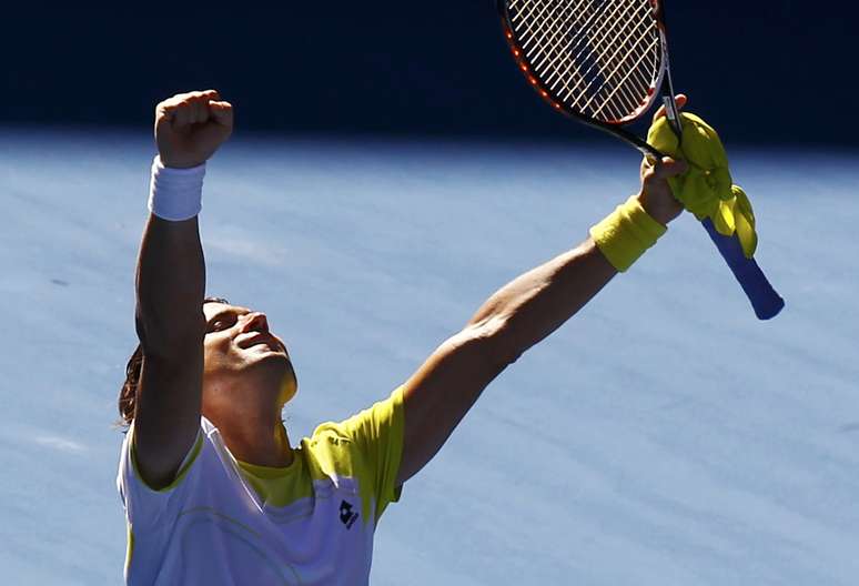 Espanhol David Ferrer vibra após vencer o compatriota Nicolás Almagro de virada, na madrugada desta terça-feira, pelo Aberto da Austrália. Ferrer está classificado à semifinal da competição