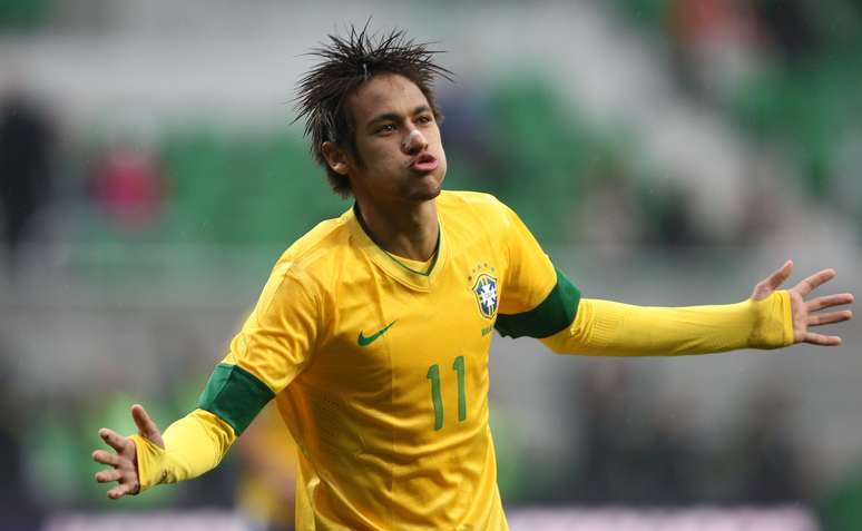Neymar afirma que Seleção mudou muito e precisa trabalhar para reforçar sua identidade
