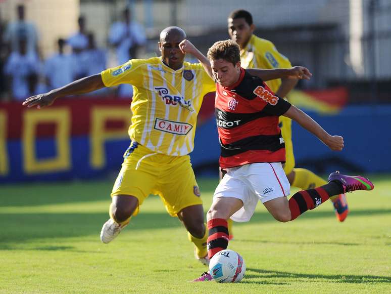 Adryan ainda não é titular do Flamengo, mas é especulado na Itália