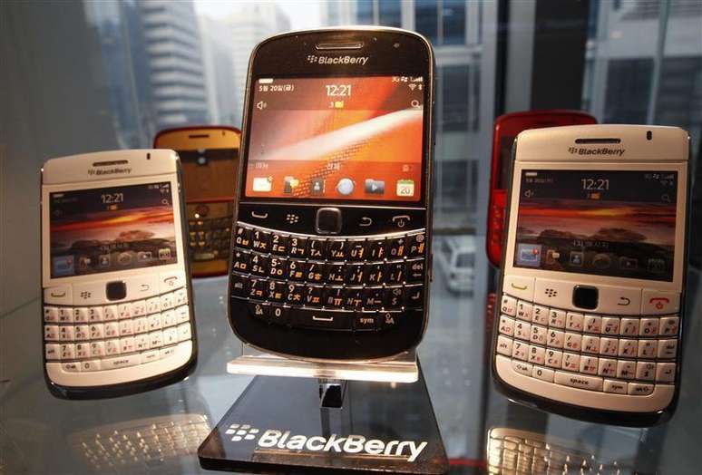 RIM lança novo sistema que permite a seus maiores clientes usar a nova linha de smartphones Blackberry 10 em suas redes