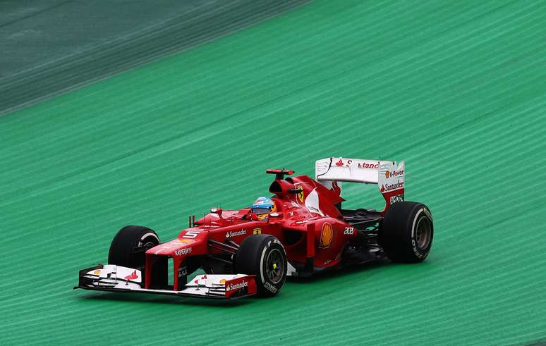 A Ferrari mudou o padrão do último ano, quando usou apenas a temporada como referência para o nome do F2012