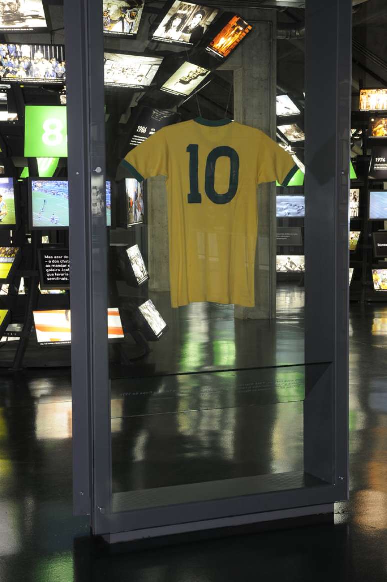 É neste espaço que fica exposta a mítica camisa 10 que Pelé usou na Copa do Mundo de 1970