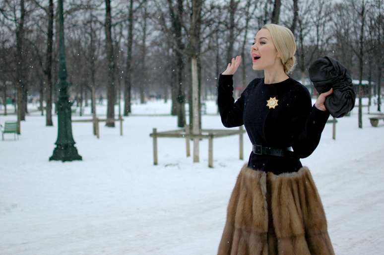 A russa Ulyana Sergeenko é sempre uma das mais fotografadas durante as semanas de moda em Paris