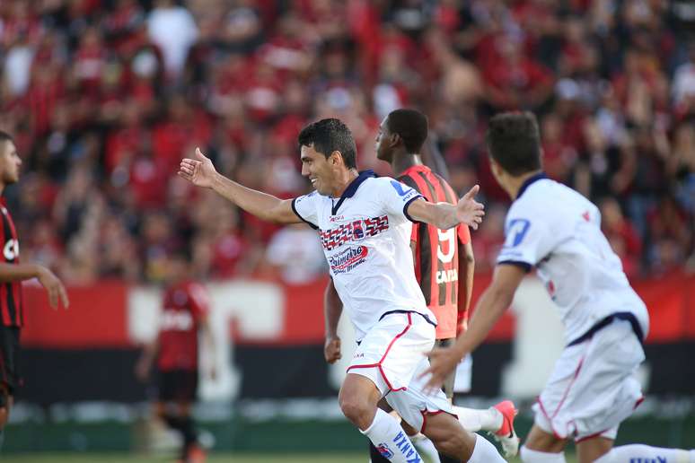 O experiente zagueiro Anderson foi o autor do gol que encerrou o tabu do Paraná sobre o Atlético-PR