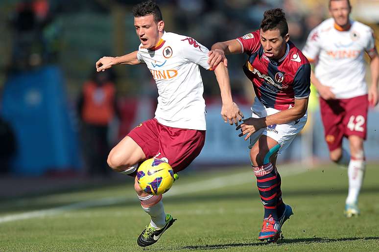 Em jogo eletrizante de seis gols, Bologna e Roma ficaram no empate por 3 a 3