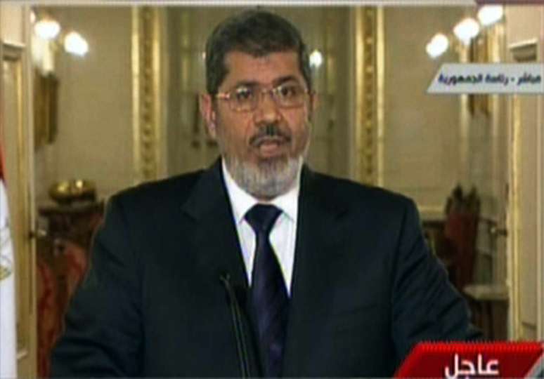 Em pronunciamento transmitido pela TV, o presidente Mursi decretou estado de emergência