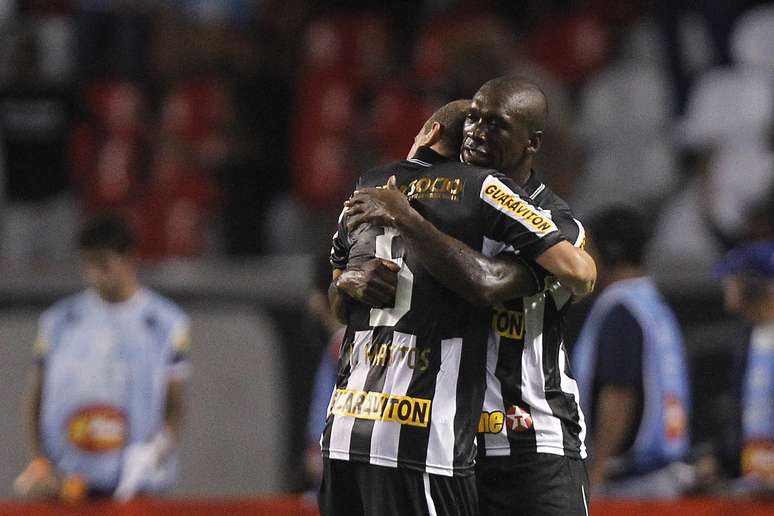 Seedorf foi decisivo no empate do Botafogo