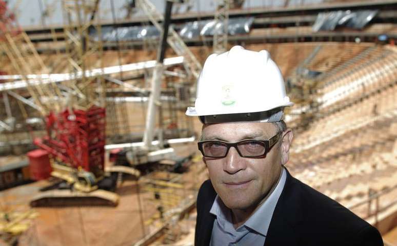 Secretário-geral da Fifa, Jérôme Valcke, posa durante vistoria das obras no Estádio Nacional Mané Garrincha, em Brasília. O Brasil não pode mais "perder tempo" para cumprir os prazos acertados com a Fifa na entrega das instalações necessárias para a Copa das Confederações, afirmou nesta segunda-feira o secretário. 28/01/2013