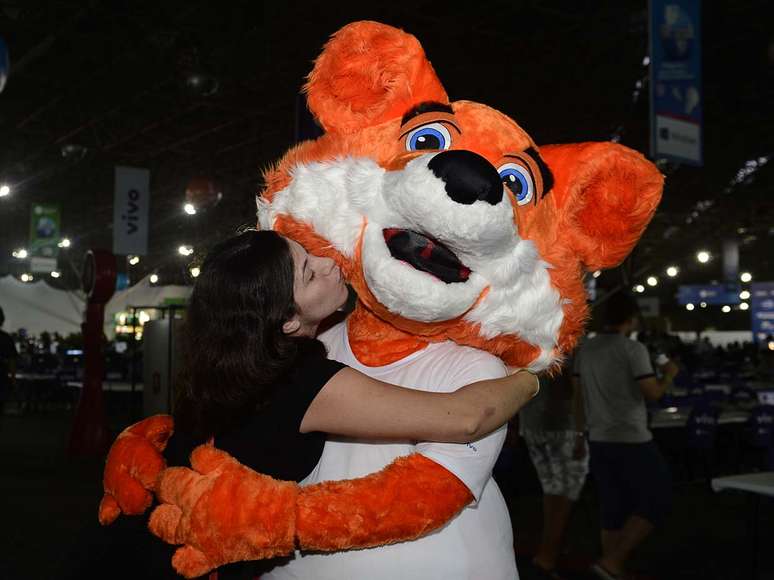 Mascote do Firefox faz sucesso na Campus Party 2013, no Anhembi