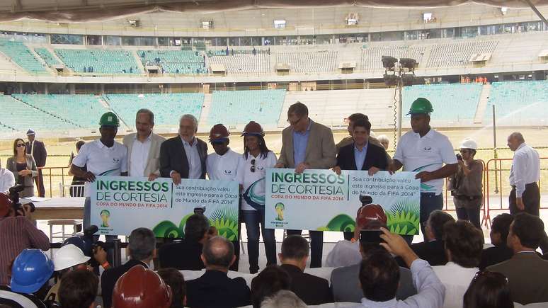 Comitiva da Fifa fez visita nas obras da Arena Fonte Nova