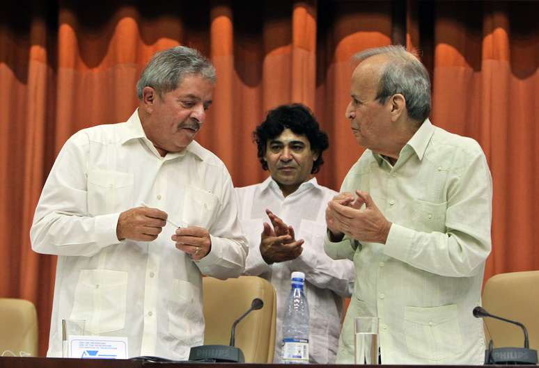 Lula acompanhou Fernando Morais em lançamento de livro