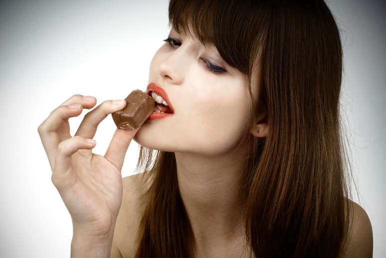 No estudo, quem comeu menos se sentiu tão satisfeito quanto quem comeu bastante