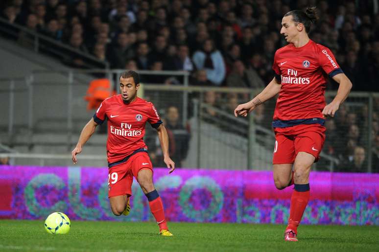 Naquele momento da partida, o PSG já vencia seu adversário por 1 a 0, com um gol-relâmpago marcado por Pastore aos 4min, após cruzamento de Lavezzi. Com Lucas endiabrado, o segundo gol não demorou a sair: o brasileiro puxou o contragolpe pela esquerda e cruzou na cabeça de Ibrahimovic, que escorou para o fundo das redes