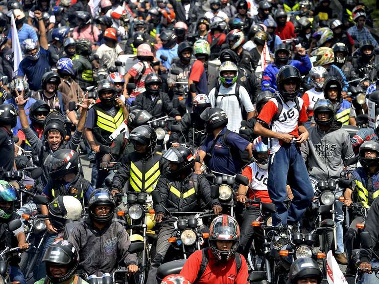 Motociclistas se reuniram para protestar contra novas regras
