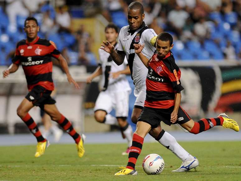 Rafinha foi destaque do Fla na vitória por 4 a 2 sobre o Vasco