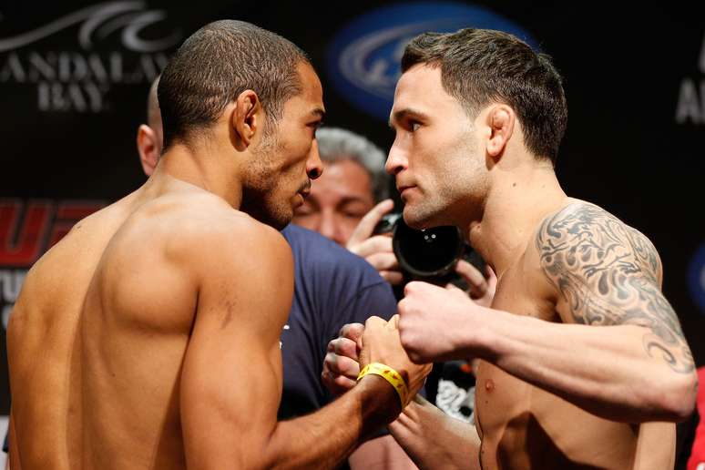 José Aldo e Frankie Edgar se encaram na pesagem do UFC 156