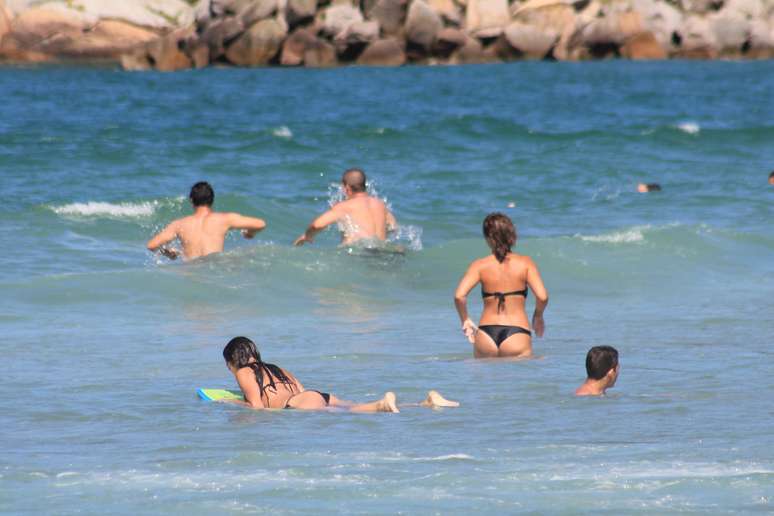 No litoral, o sol apareceu com for&ccedil;a desde o in&iacute;cio da manh&atilde;, fazendo com que as temperaturas subissem rapidamente