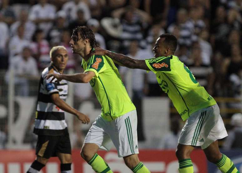 Henrique fez dois gols e salvou o Palmeiras de derrota