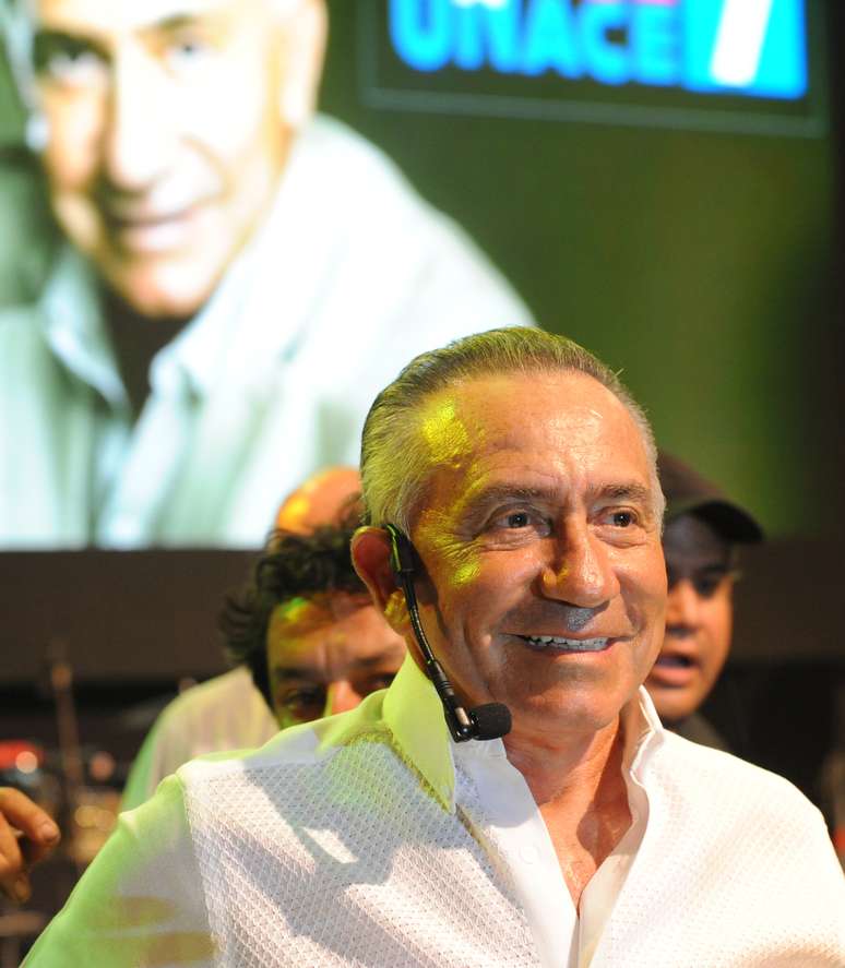 Lino Oviedo (1943-2013), general reformado e candidato presidencial pela Unace (foto de 12 de janeiro de 2013)