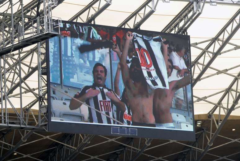 Atleticanos sofreram com problemas de estrutura no Mineirão durante reinauguração no domingo