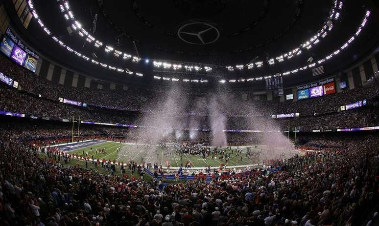 Vista do estádio Superdome, durante o Super Bowl XLVII em Nova Orleans. A disputa acirrada no Super Bowl entre o Baltimore Ravens e o San Francisco 49ers registrou a maior audiência na história do jogo, baseada nos principais mercados de televisão dos EUA monitorados pela Nielsen, disse a emissora CBS nesta segunda-feira. 03/02/2013
