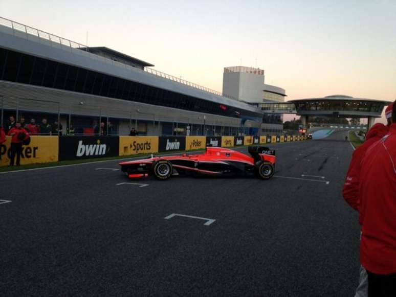 Nenhum piloto participou da apresentação do carro da Marussia, ocorrida no circuito de Jerez de la Frontera