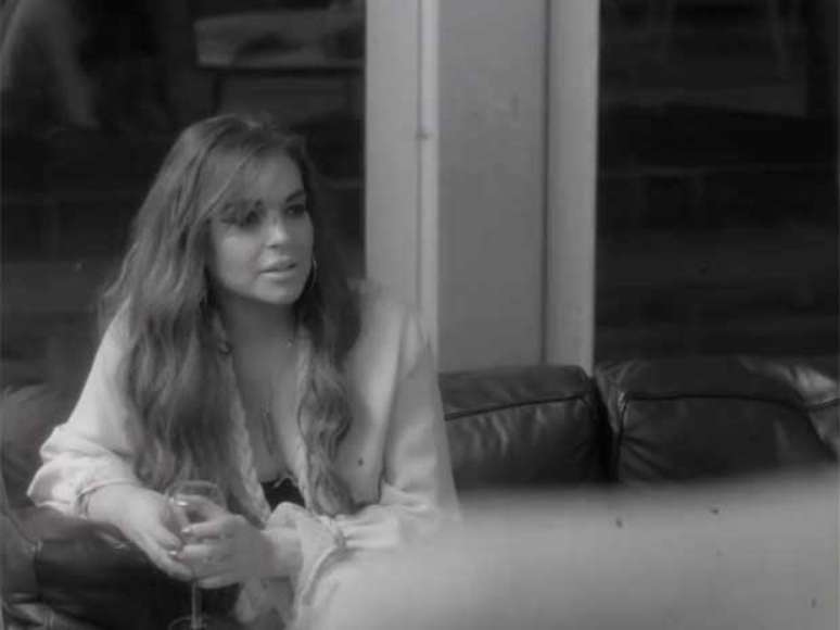 <p>No longa, Lindsay Lohan interpreta Tara, que vive um triângulo amoroso</p>