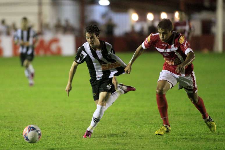 <p>Bernard foi um dos destaques do Atlético-MG, que venceu por 2 a 1</p>