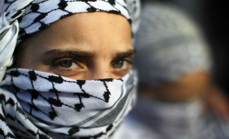 Na Faixa de Gaza, as mulheres enfrentam normas rígidas que limitam sua liberdade