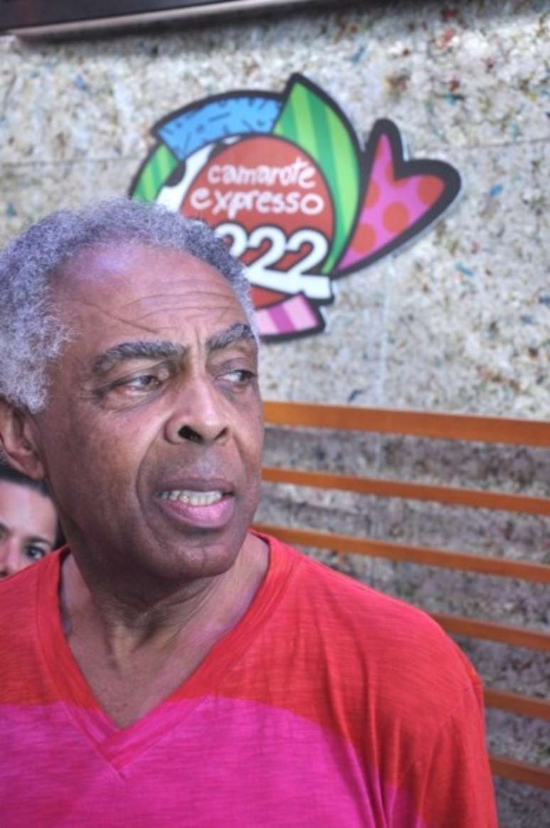 <p>Gil disse que parou de cantar em trio el&eacute;trico pela idade: "musculatura vocal j&aacute; n&atilde;o aguenta"</p>