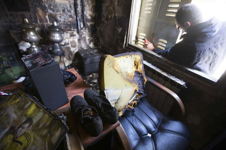 <p>O incêndio foi iniciado no escritório do superintendente do clube, Meir Harush, e atingiu a sala de troféus</p>