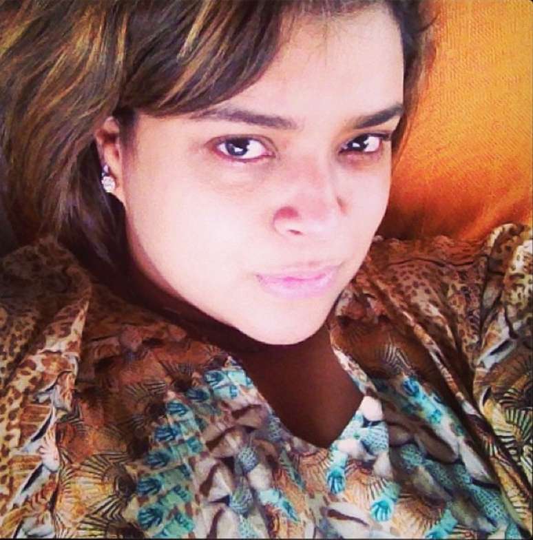 <p>Sem maquiagem, Preta Gil postou no Instagram uma foto relaxando antes da maratona de shows do Carnaval 2013</p>