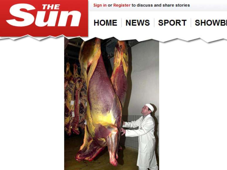 <p>O jornal <em>The Sun</em> divulgou uma foto de um abatedouro de carne de cavalo na França</p>