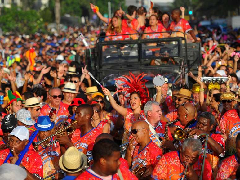 <p>Apenas a Banda de Ipanema gerou 10 toneladas de lixo</p>