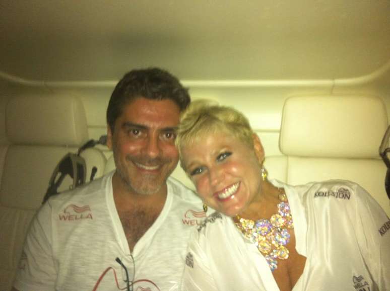 <p>A caminho da Sapucaí, Xuxa já havia postado uma foto com o ator</p>