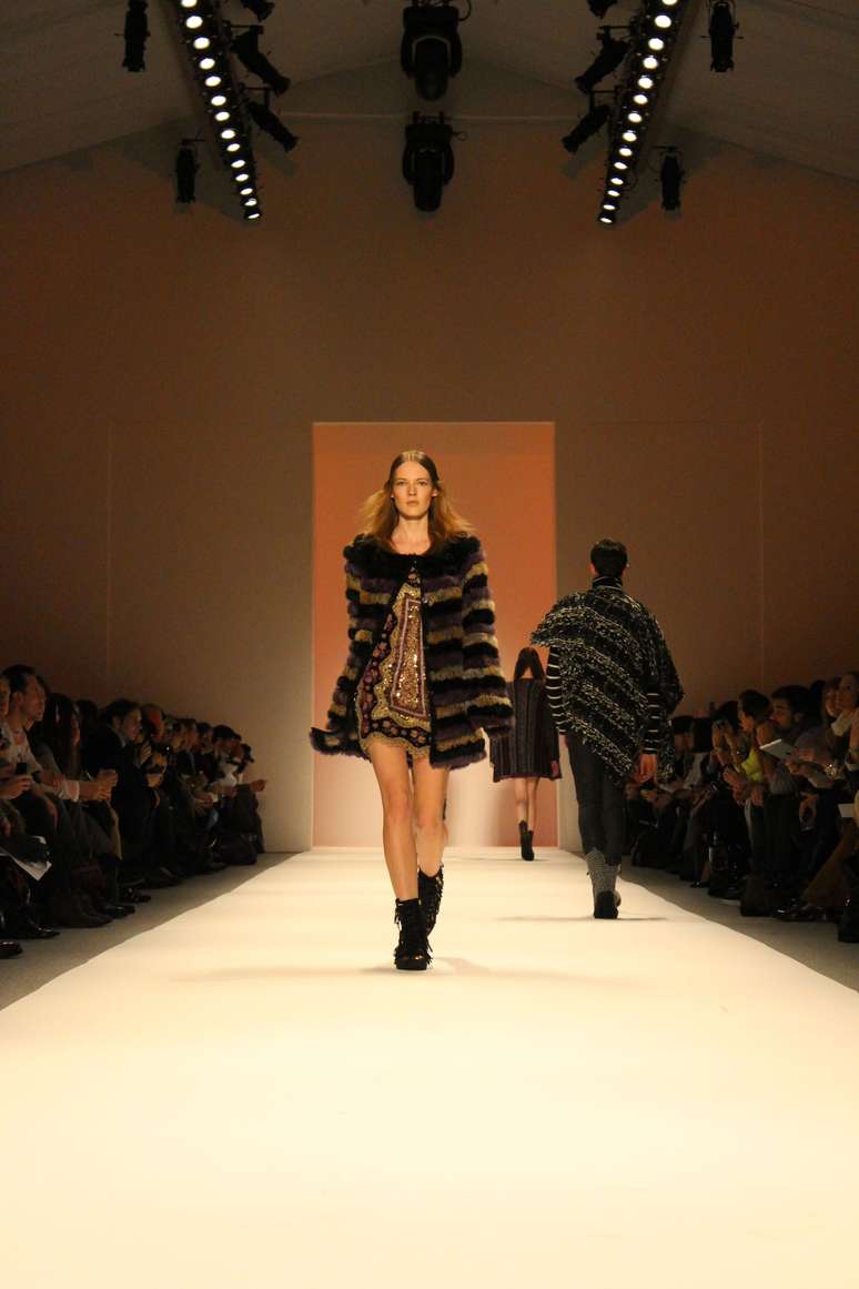 <p>A Bela e a Fera é o nome da coleção outono/inverno 2013/2014 de Custo Barcelona, apresentada no último domingo (10) na semana de moda de Nova York</p>