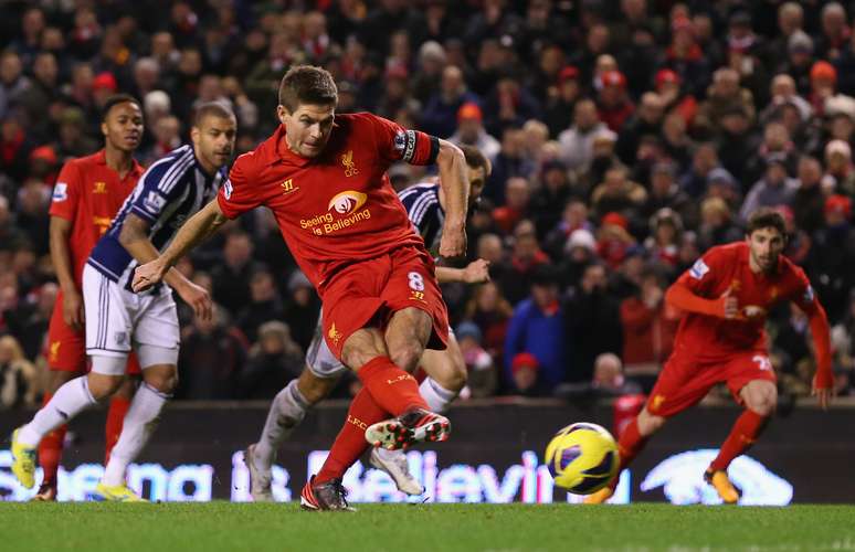 <p>Gerrard perdeu p&ecirc;nalti, defendido por Foster</p>