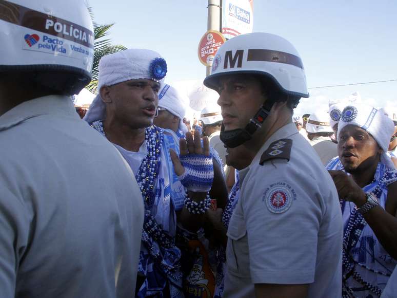 <p>Bloco afro reclamou de discriminação por causa de escolta policial </p>