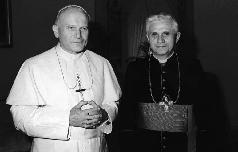 <p>Em 1981, Ratzinger passou a cumular cargos na Igreja Católica Romana</p>