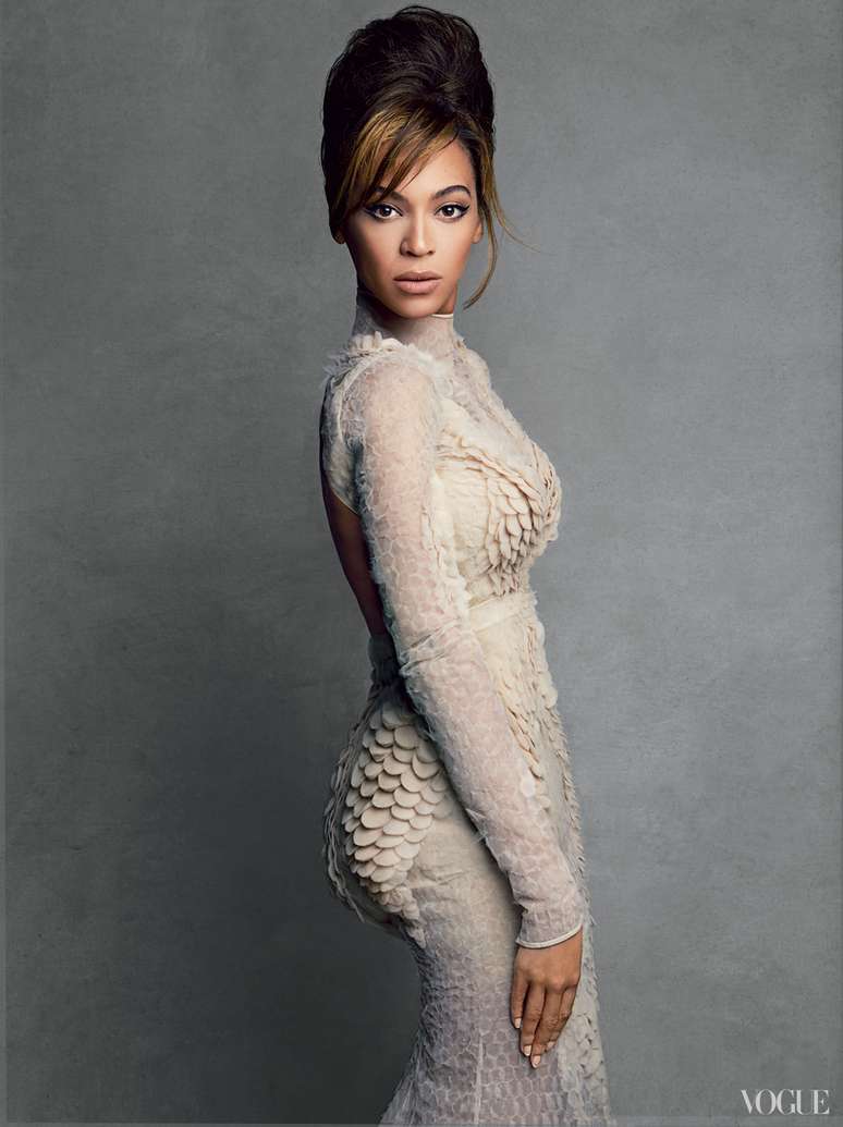 <p>Com vestido marcando a silhueta, Beyoncé mostrou que está em plena forma</p>