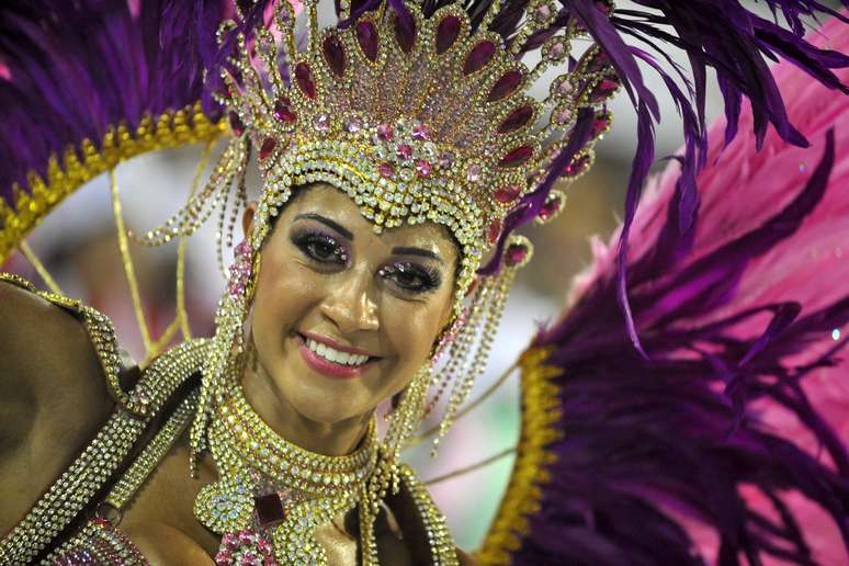 <p>A ex-BBB Mayra Cardy durante desfile da escola de samba Mangueira, na semana passada</p>
