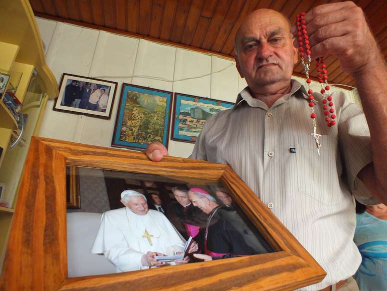 Joseph Ratzinger enviou a foto para Ardino atrav&eacute;s de um bispo de Novo Hamburgo, que intermediou o contato entre os dois