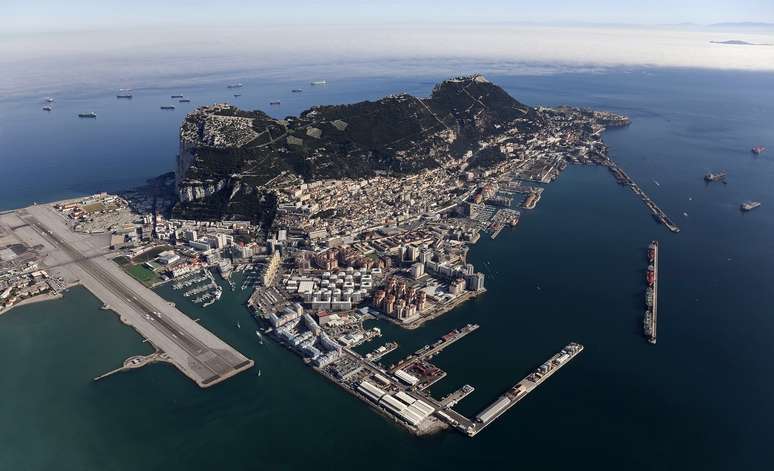 Conhecida como A Rocha, ilha britânica de Gibraltar é um destino carregado de história e beleza