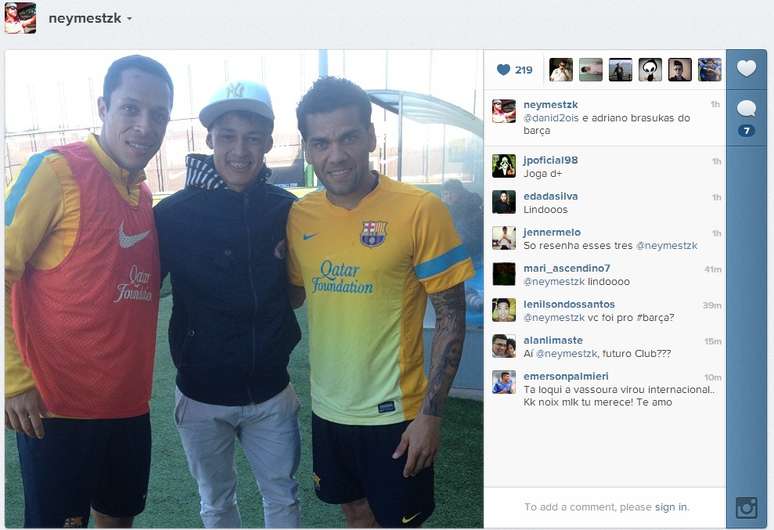 Neílton se encontrou com os brasileiros Daniel Alves e Adriano no Barcelona