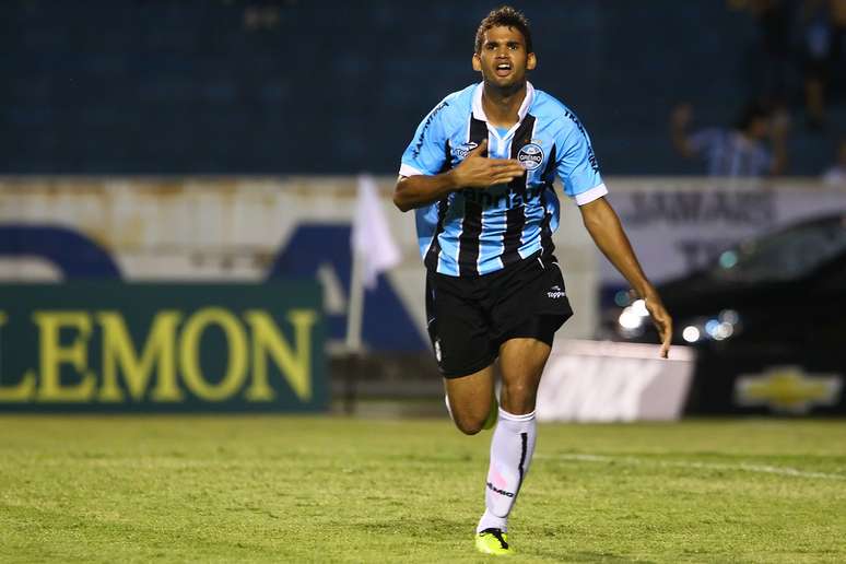 <p>Ex-são-paulino marcou duas vezes na vitória por 5 a 0 sobre o Santa Cruz</p>