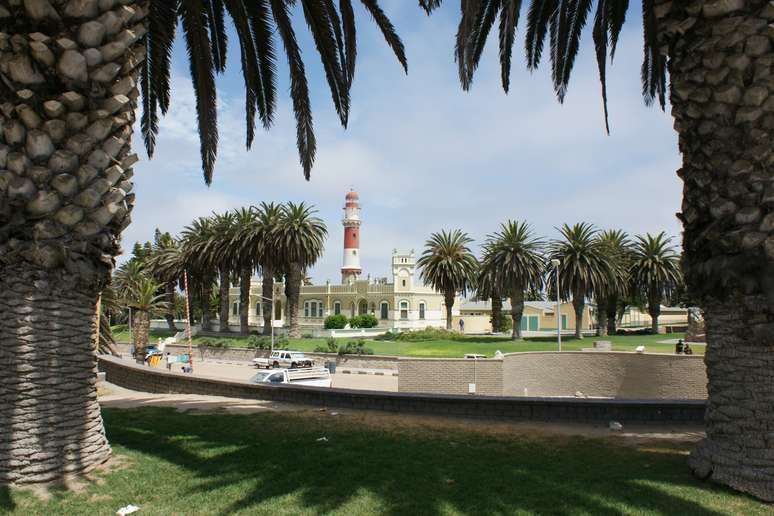 Em Swakopmund, os turistas podem optar entre relaxar ou praticar atividades radicais