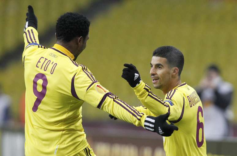 Eto'o e Boussoufa comemoram comemoram gol do Anzhi