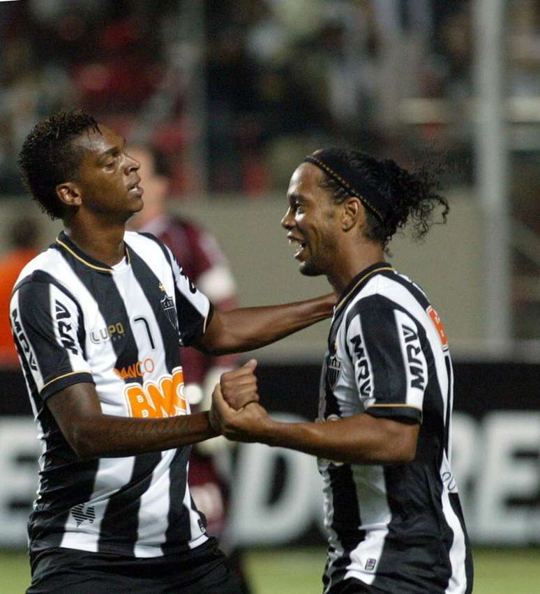 <p>Ronaldinho participou de gols na vit&oacute;ria sobre o S&atilde;o Paulo</p>