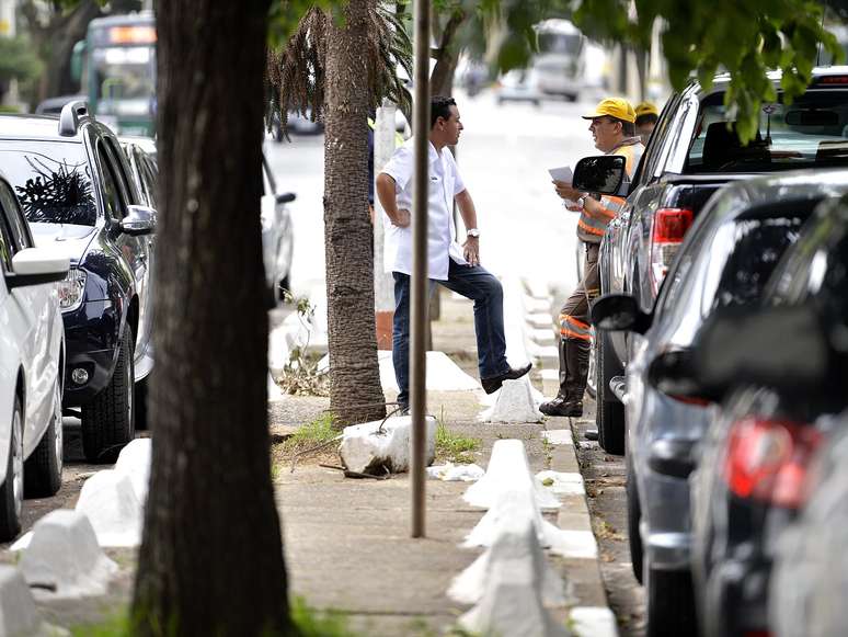 <p>Segundo PM, oficiais podem atuar, mas seriam necessárias materialidade e vítima tanto no caso dos flanelinhas quanto no caso dos cambistas</p>